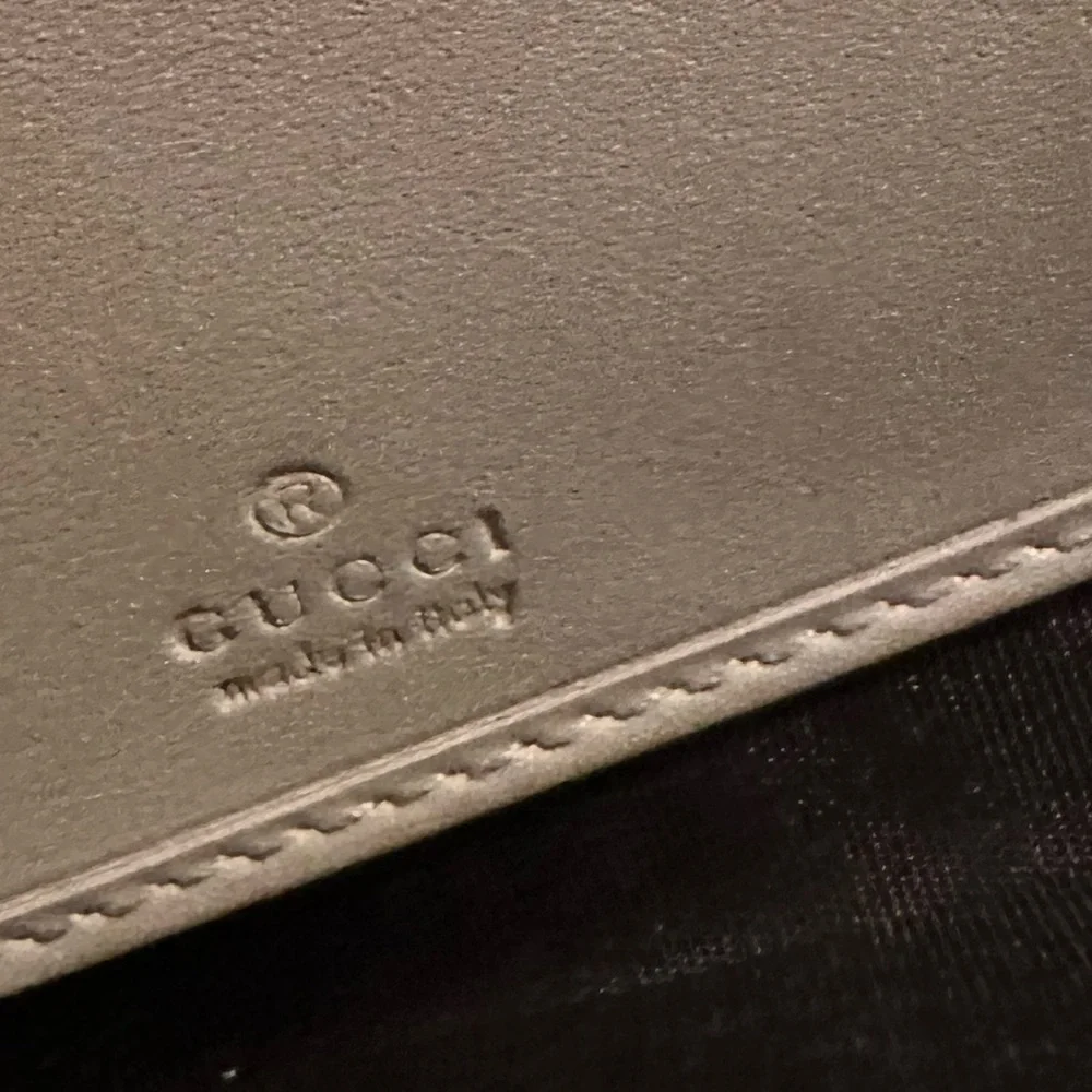 Authentic GUCCI Sylvie cream leather and stripe gold buckle wallet - Picture 8 of 16